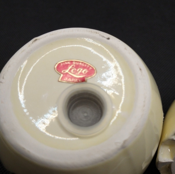 Daisy Egg Salt and Pepper Shakers by Lego - VINTAGE - Picture 5 of 11